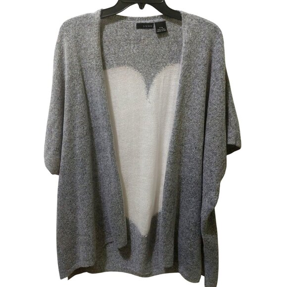 k. by kersh Women's Gray Short Sleeve Cardigan W/ White Heart on Back Size XL - Picture 1 of 10